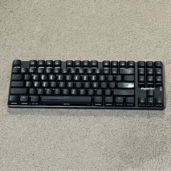 EagleTec LED Blue Blacklit Mechanical Gaming Keyboard - Picture 8 of 11